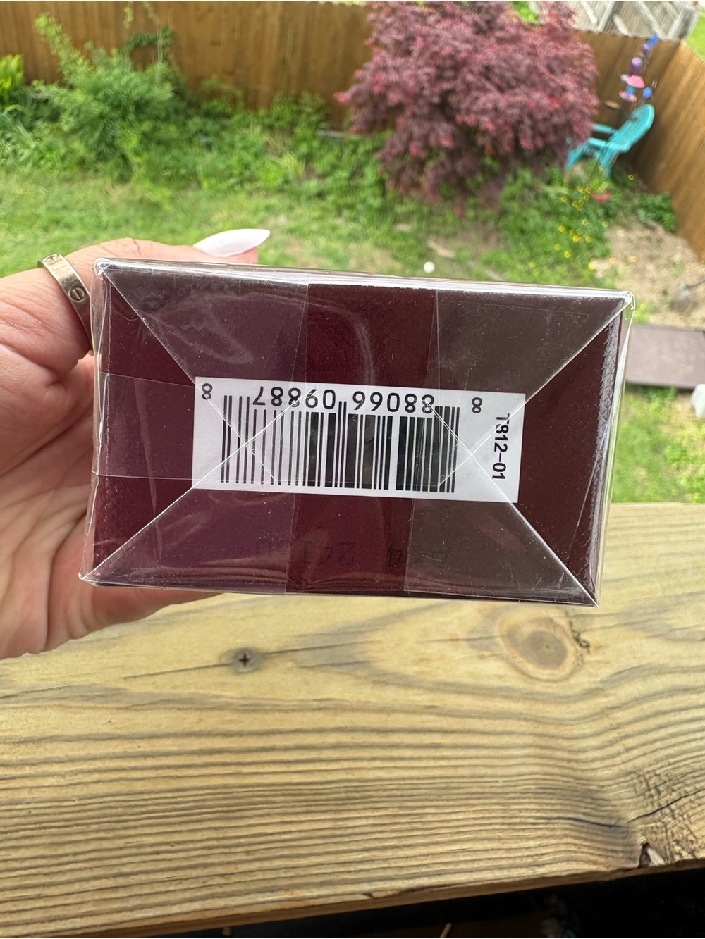 Tom Ford Lost Cherry - Deep Wine Red - Picture 4 of 4
